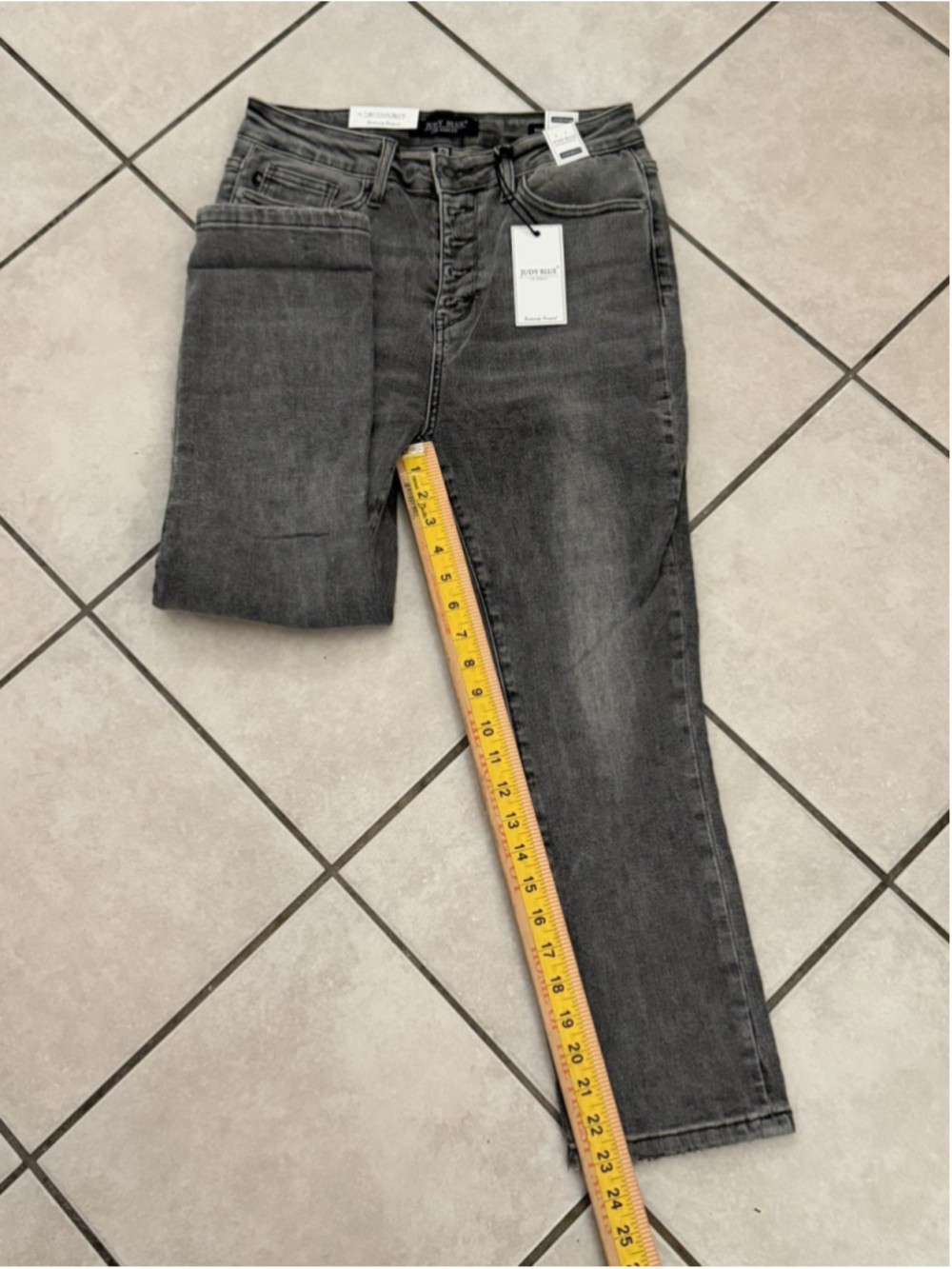 JUDY HIGH WAIST BUTTON FLY GREY COLOR WOMENS CUFFED CAPRI 5/27 Size - Picture 3 of 16